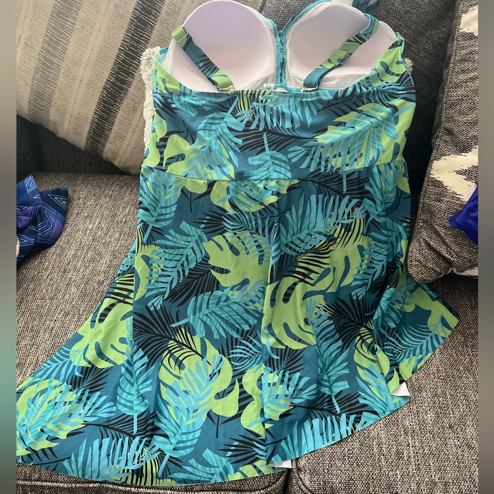 SWIMSUIT